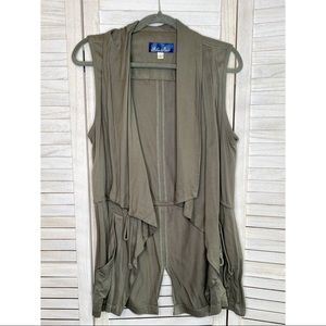 Francesca’s Drape Front Vest - L